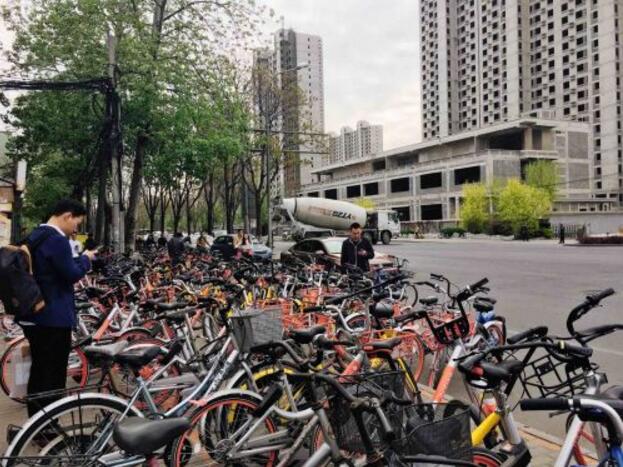 ��ס����������������Ůʿ�Q�������������ֱ��ڵ��Fվ��F�Ѻ���Ҋ��С�S܇���������ҵ�һ���vҲ�ǉĵ������Ӳ����T��